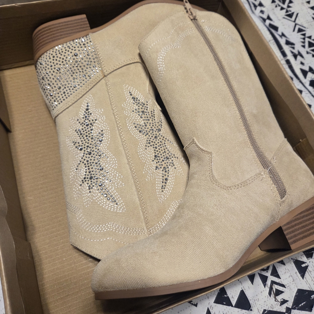 MIA Kids Tan Boots - Picture 3 of 7